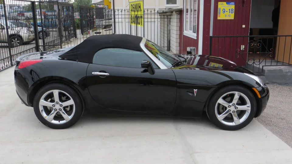 Pontiac Solstice 4