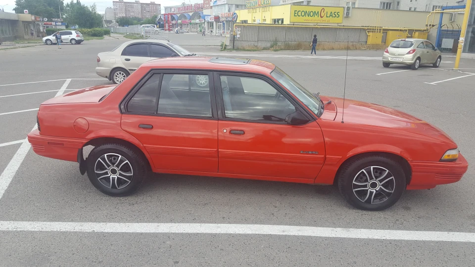 Pontiac Sunbird Фенікс 5