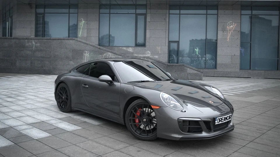 Porsche 911 GTS 4