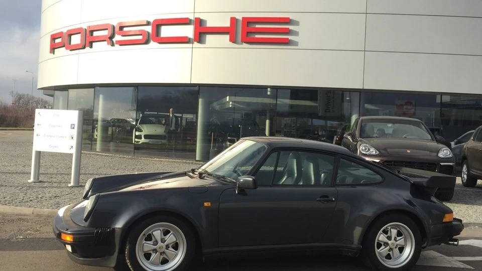 Porsche 911 Turbo 930 2