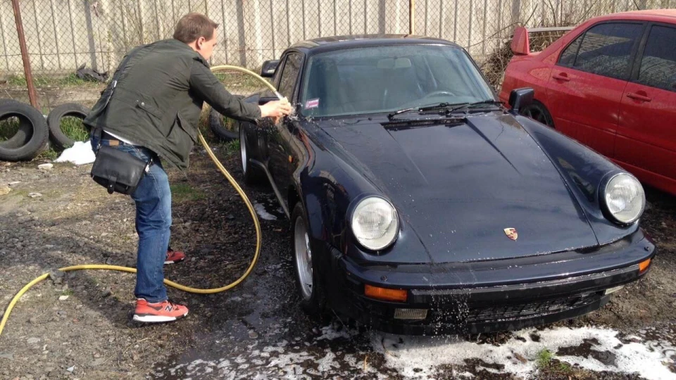Porsche 911 Turbo 930 3
