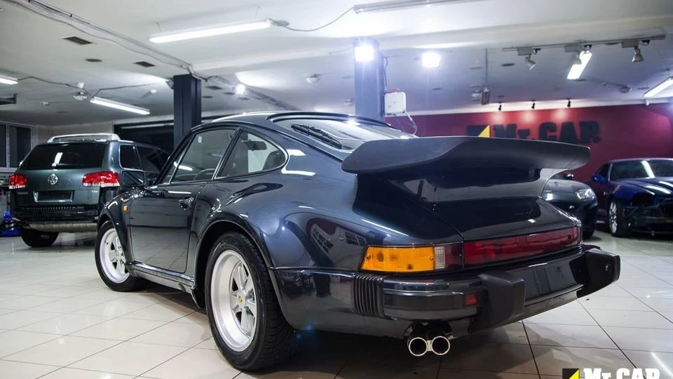 Porsche 911 Turbo 930 4