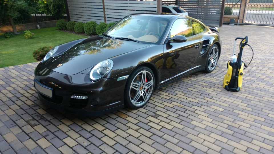 Porsche 911 Turbo 2