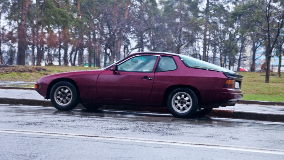 Porsche 924 4