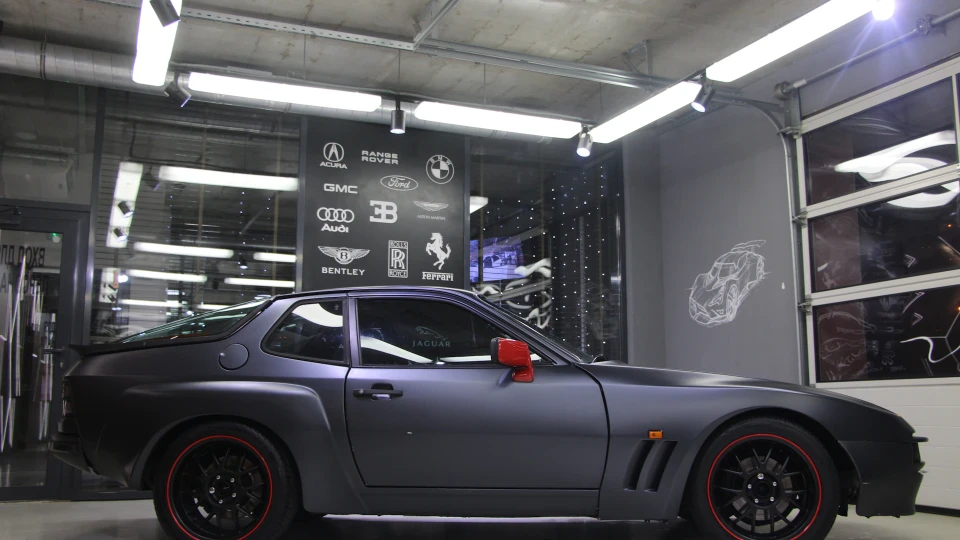 Porsche 924 4