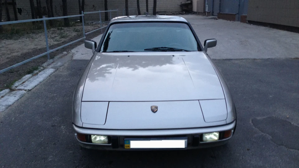Porsche 924 ювілейна модель 2