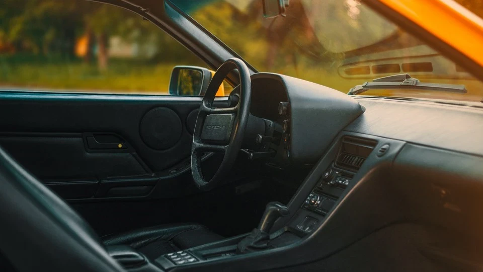 Porsche 928 S4 "Ferrari Yellow" 5