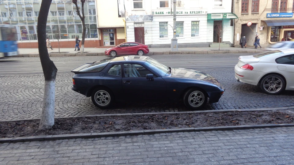 Porsche 944 4