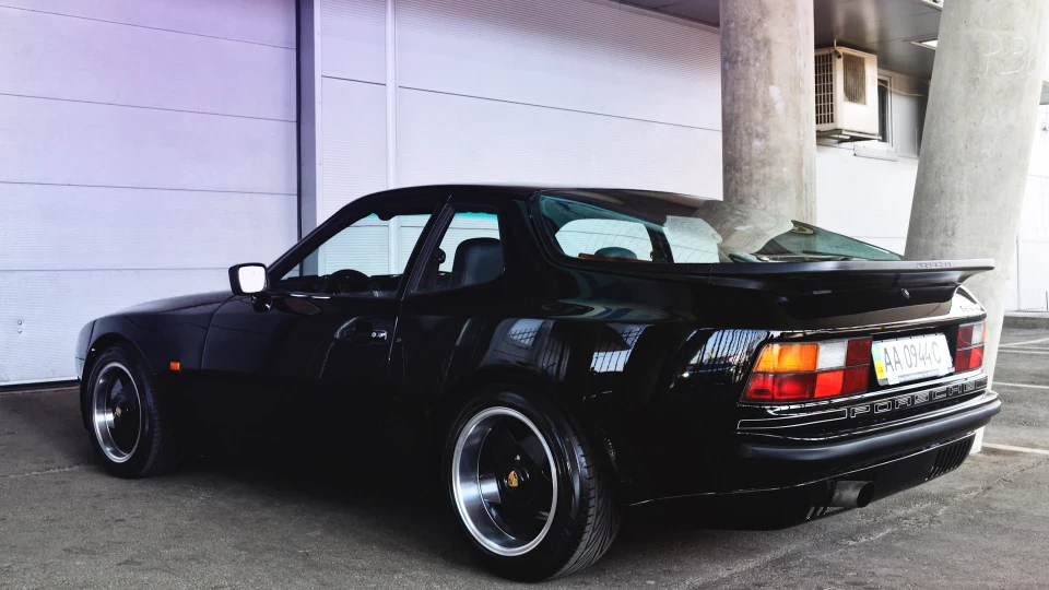 Porsche 944 3