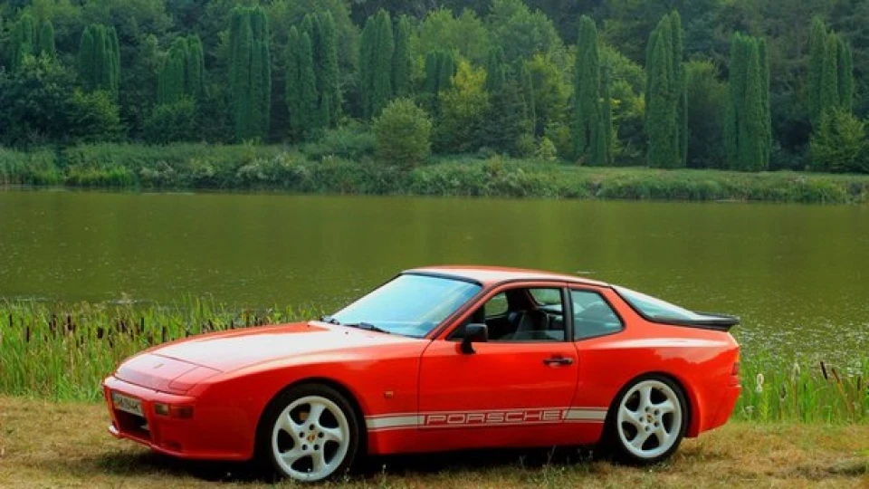 Porsche 944 California Orange