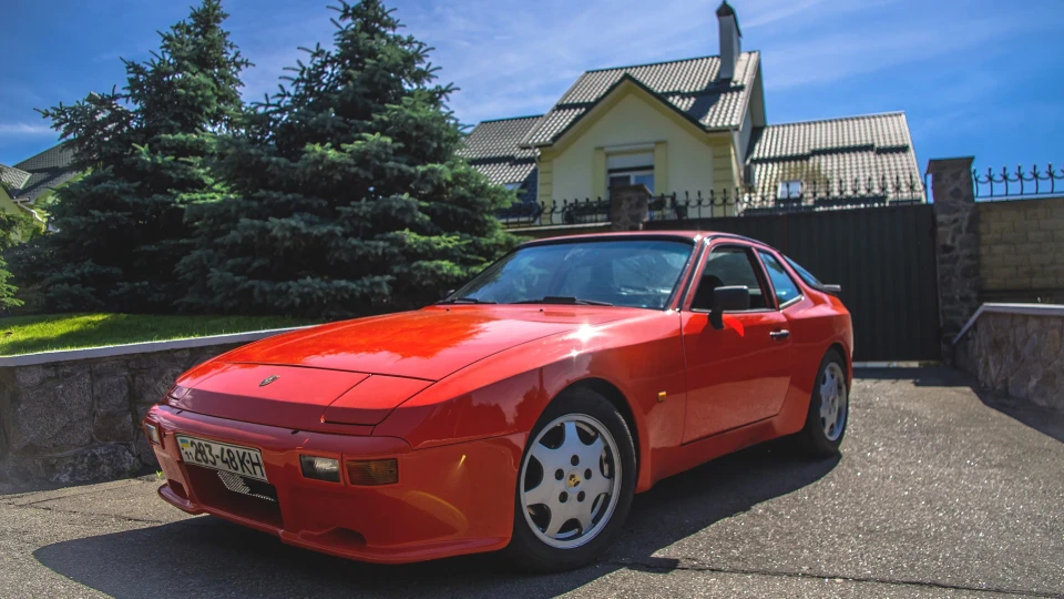 Porsche 944 California Orange 4
