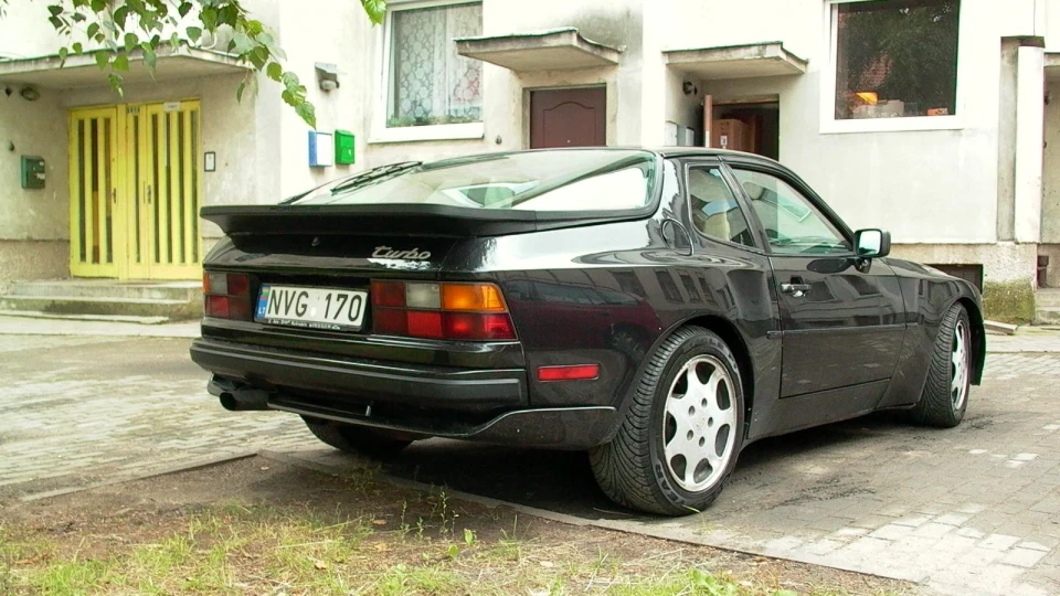 Porsche 944 TURBO 3