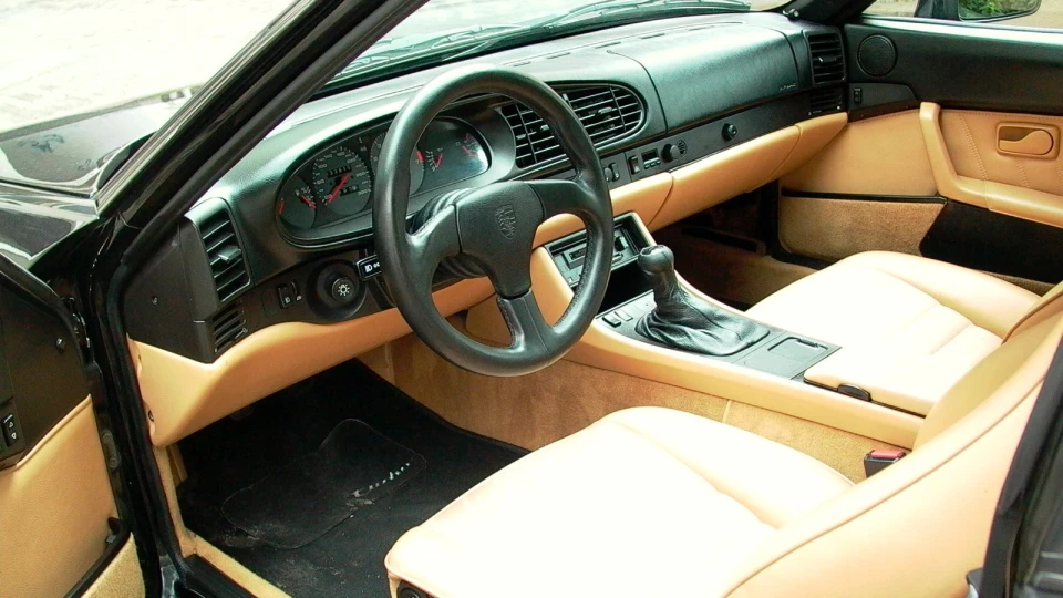 Porsche 944 TURBO 4