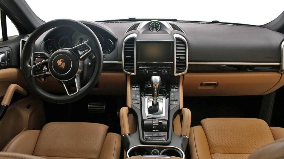 Porsche Cayenne E-Hybrid 2