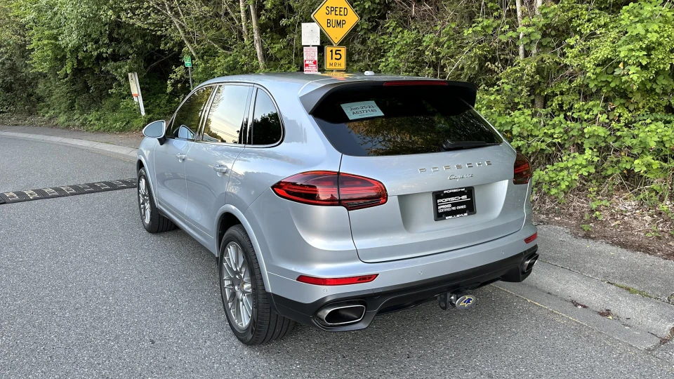 Porsche Cayenne 2
