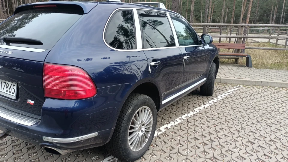 Porsche Cayenne 2