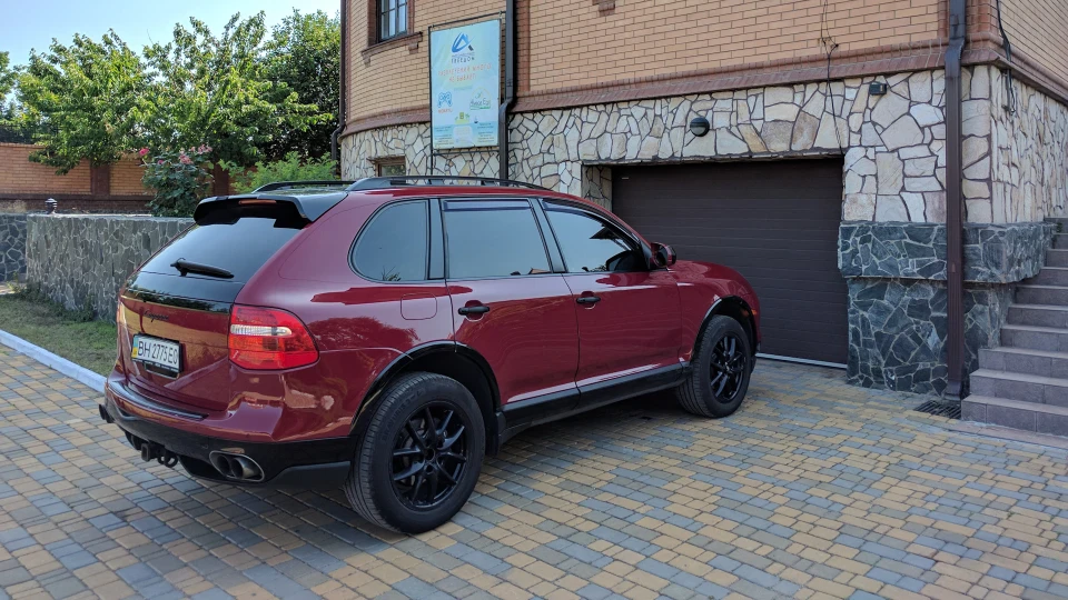 Porsche Cayenne 2