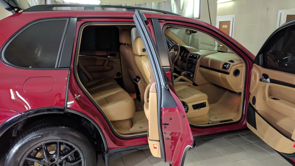 Porsche Cayenne 4