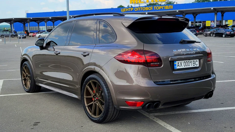 Porsche Cayenne 2