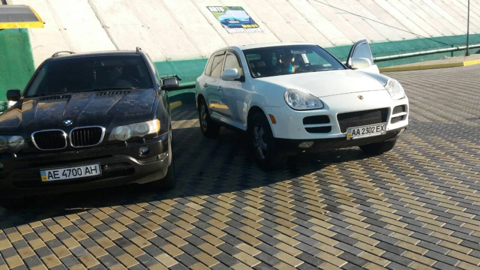 Porsche Cayenne 2