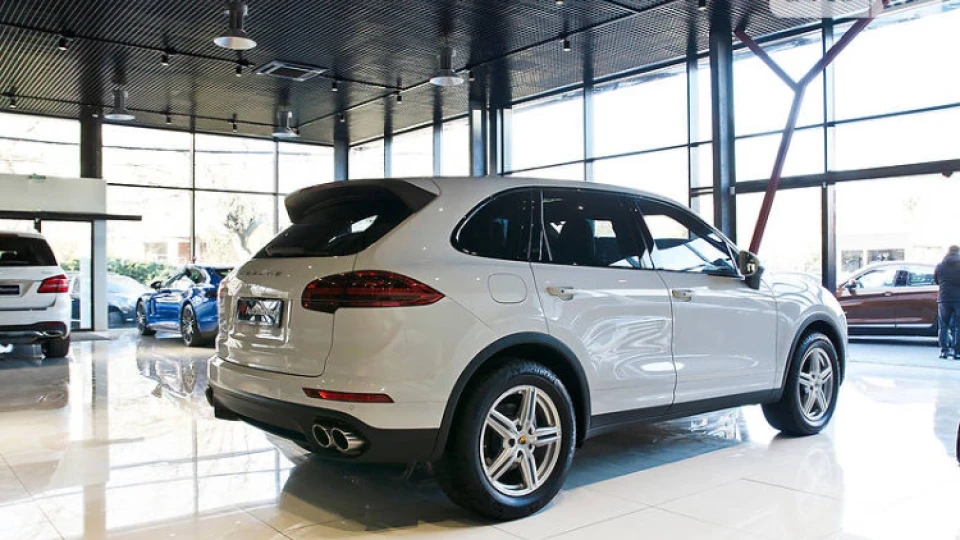 Porsche Cayenne Black&White 2