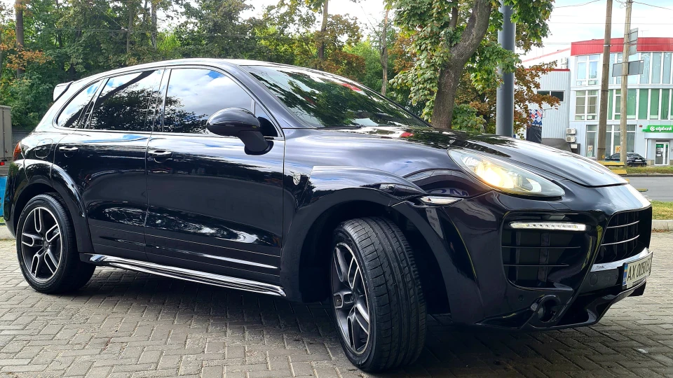 Porsche Cayenne Caractere Exclusive 2