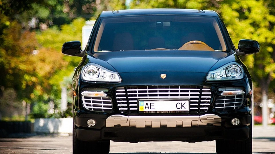 Porsche Cayenne чорна S-окуляри