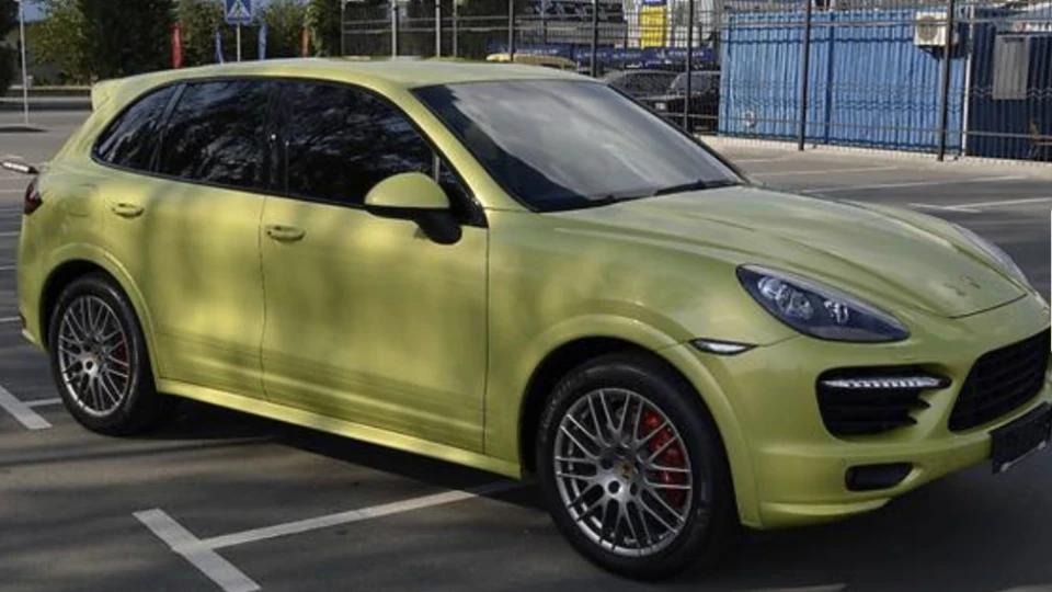Porsche Cayenne GTS 2