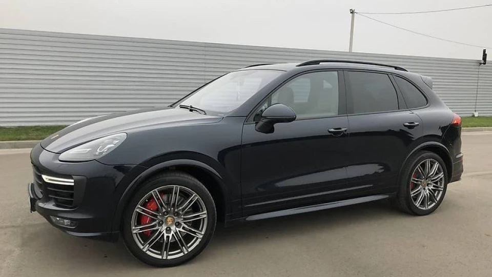 Porsche Cayenne GTS 2