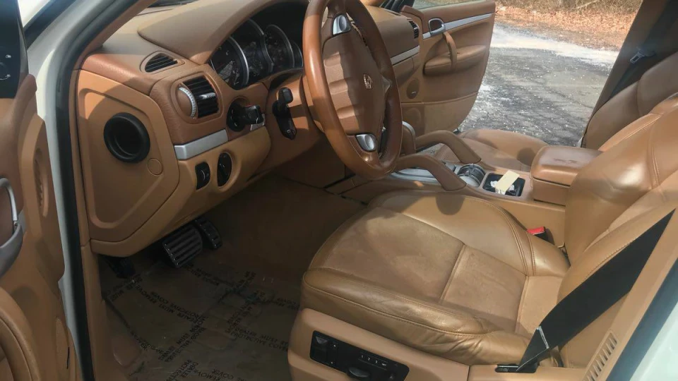 Porsche Cayenne GTS 2