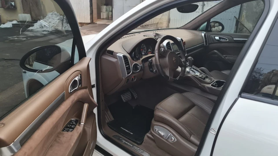 Porsche Cayenne GTS 4