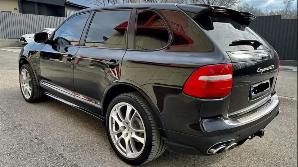 Porsche Cayenne GTS 2