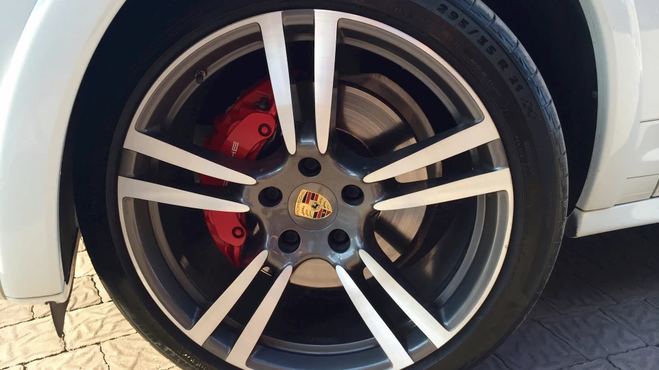 Porsche Cayenne GTS 5