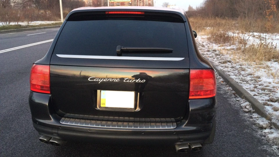 Porsche Cayenne Turbo "Black Classic" 3