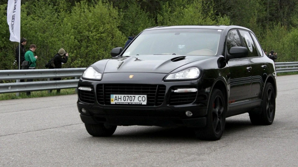 Porsche Cayenne турбо GT550 2