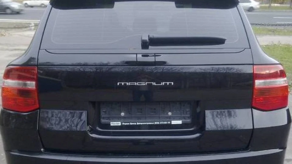 Porsche Cayenne Turbo Magnum JP 2