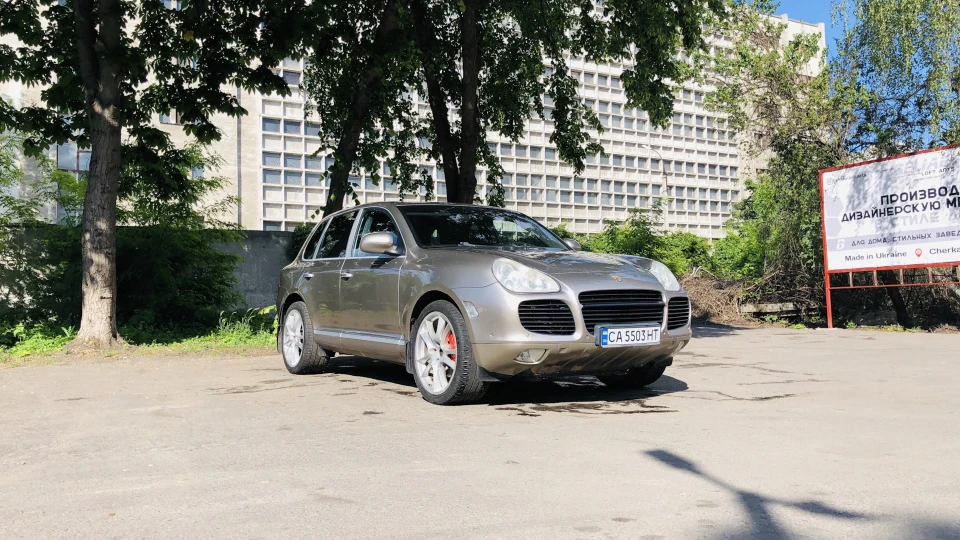 Porsche Cayenne Turbo S 3