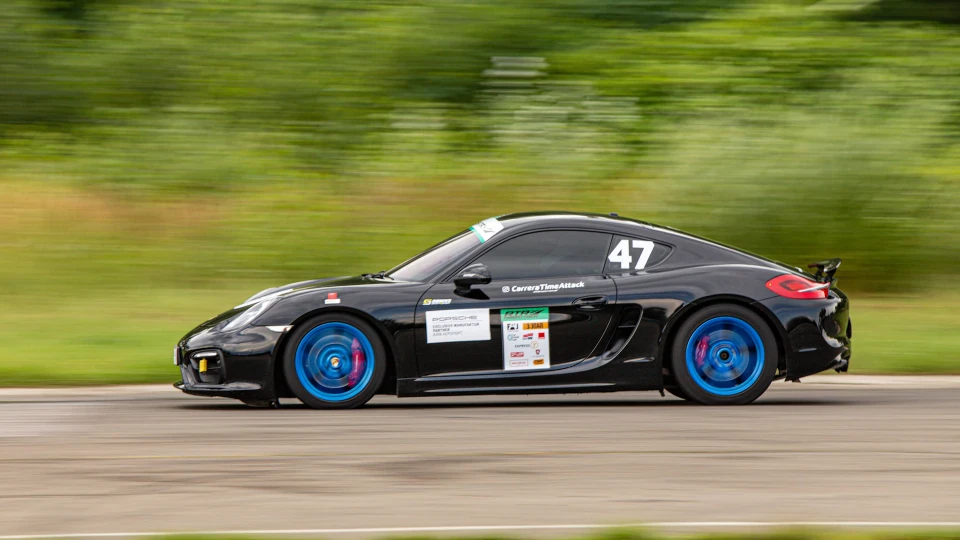 Porsche Cayman 4
