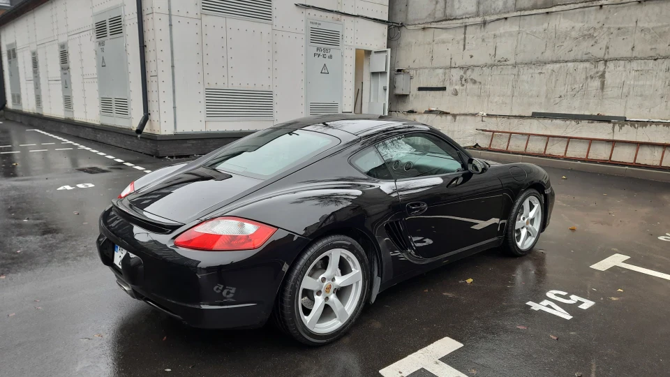 Porsche Cayman 5