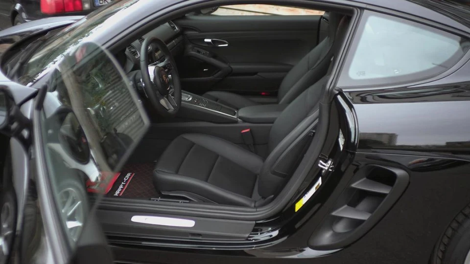 Porsche Cayman 718 2