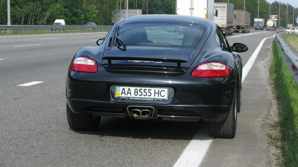 Porsche Cayman S Black 4