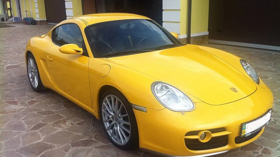 Porsche Cayman S 5