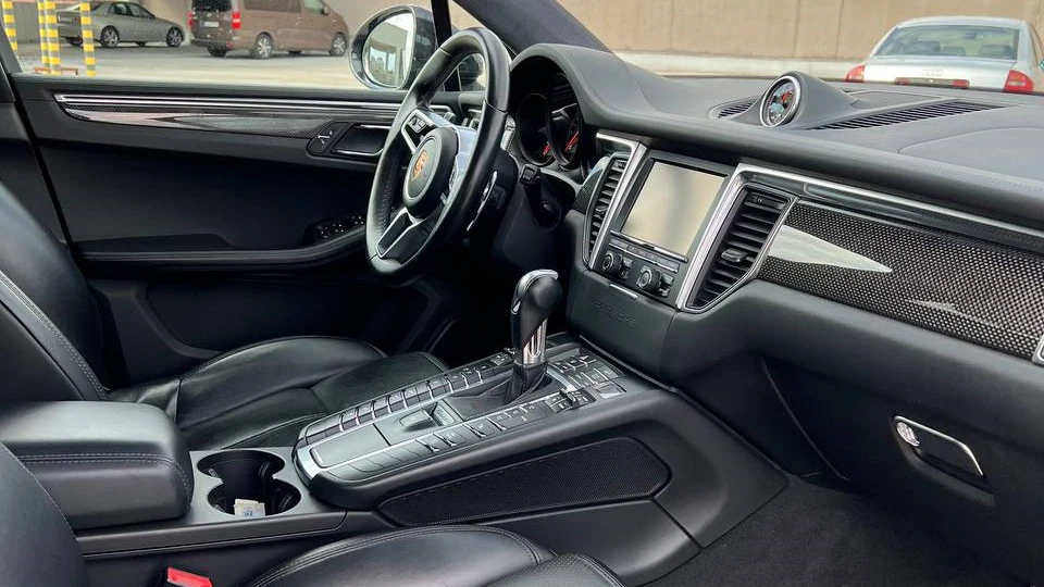 Porsche Macan 2