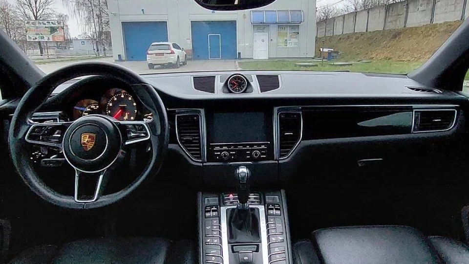 Porsche Macan 2