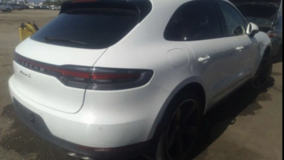 Porsche Macan Білосніжка