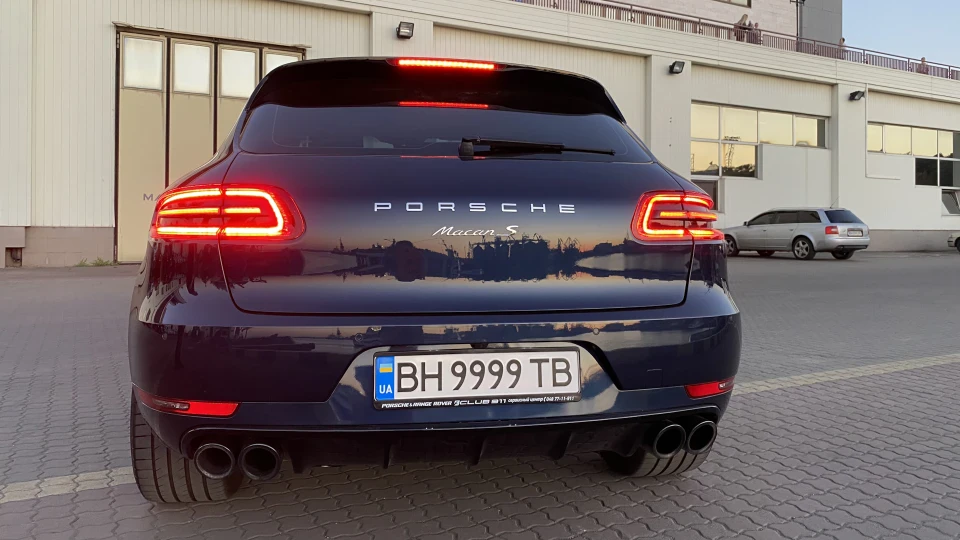 Porsche Macan NightBlue 2
