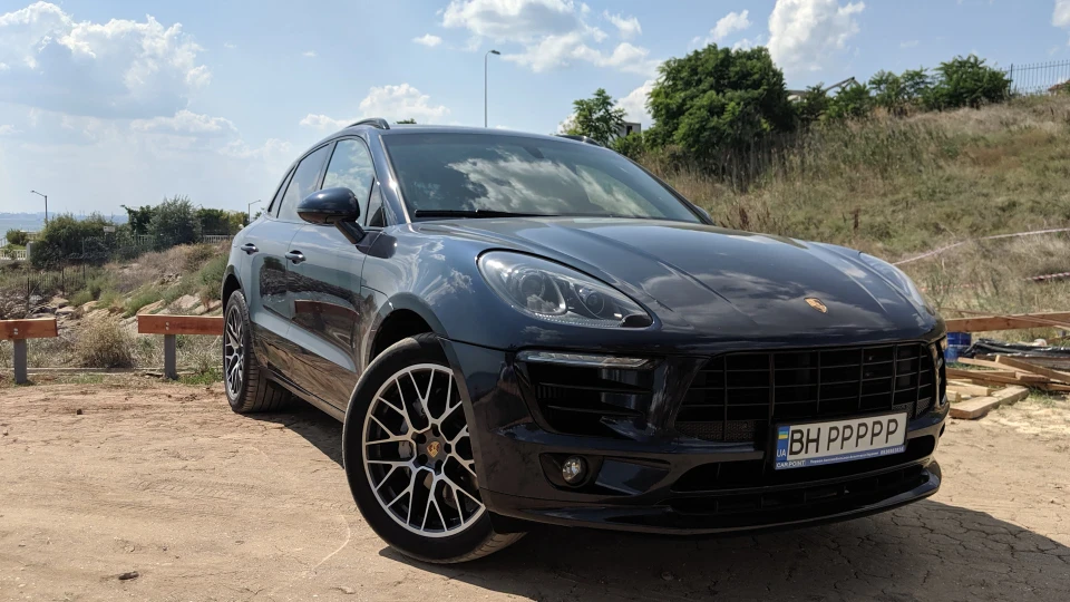 Porsche Macan NightBlue 3