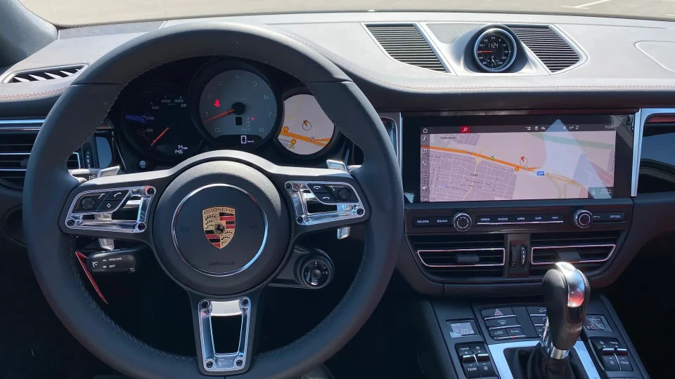 Porsche Macan S 2