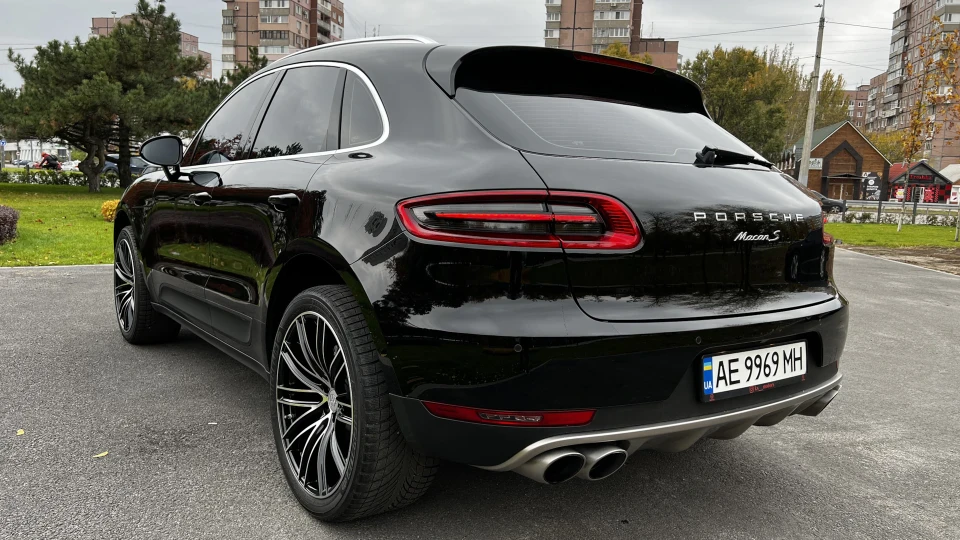 Porsche Macan S 2