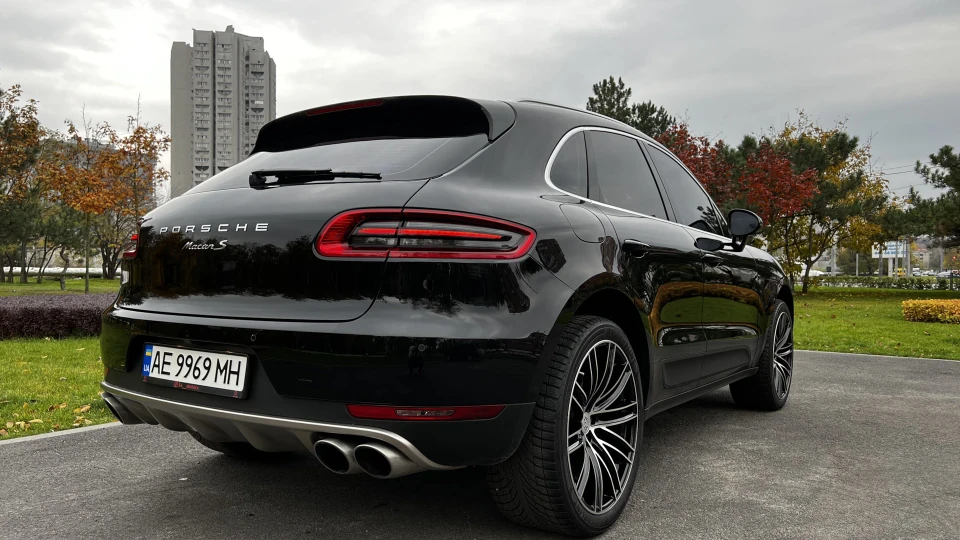 Porsche Macan S 3